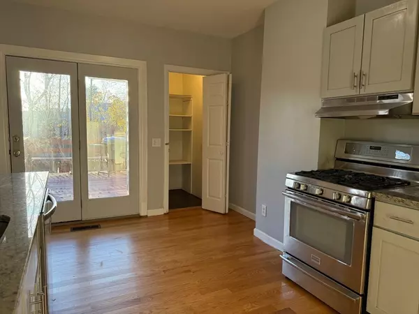 Plainville, MA 02762,10-12 Spring St #10