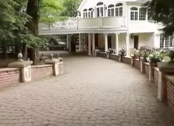 Brimfield, MA 01566,87 East Holland Road