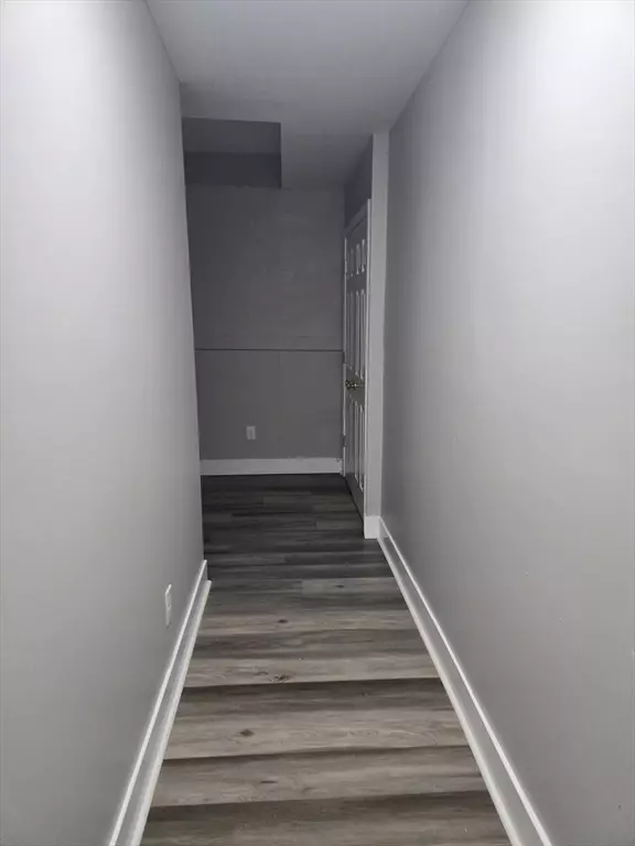 Holyoke, MA 01040,123 Walnut St #4L