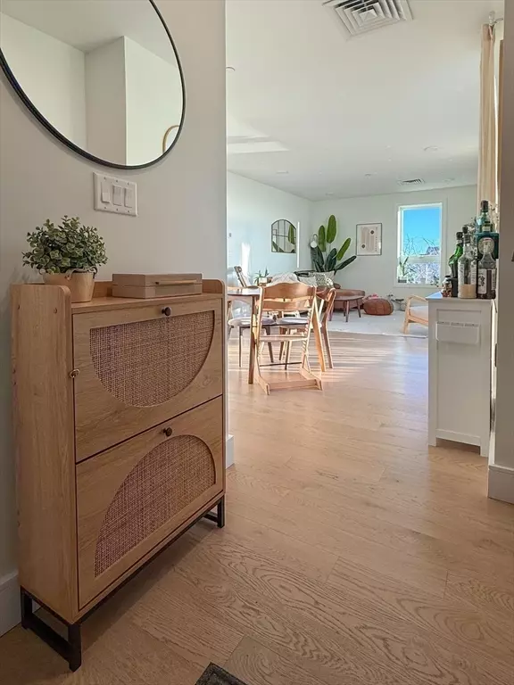 Boston, MA 02128,301 Border St #607