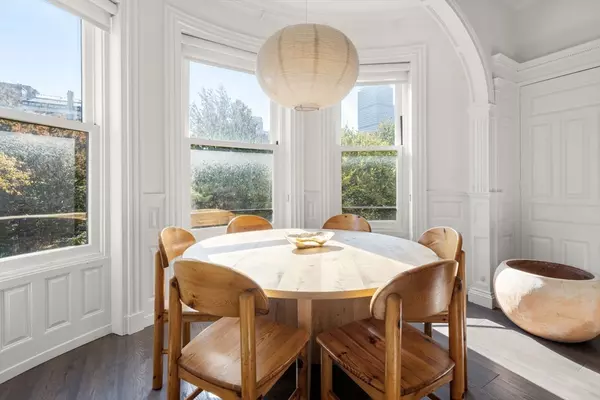 Boston, MA 02116,167 Commonwealth Ave #5