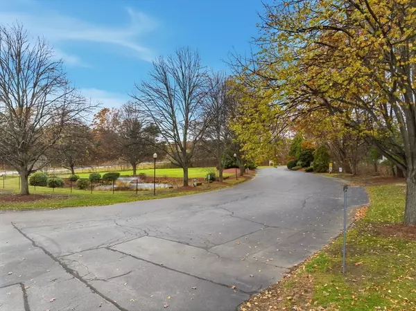 Webster, MA 01570,303 Treasure Island Rd #303