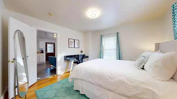 Cambridge, MA 02139,22 Hews St #1