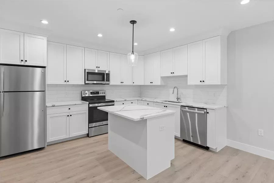 186 Bedford St #209, Lexington, MA 02420