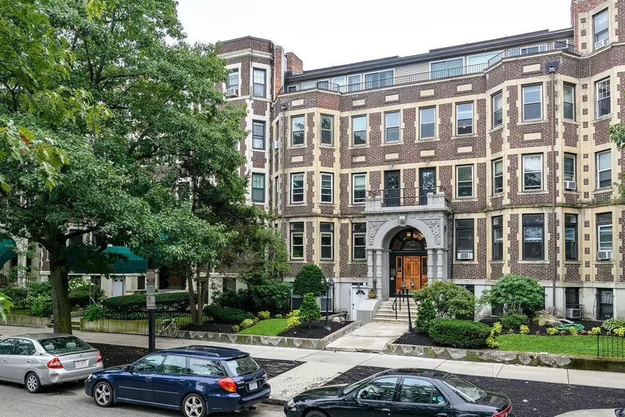 390 Riverway #1, Boston, MA 02115