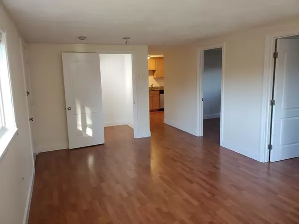 Acton, MA 01720,11 Wampus Ave #14