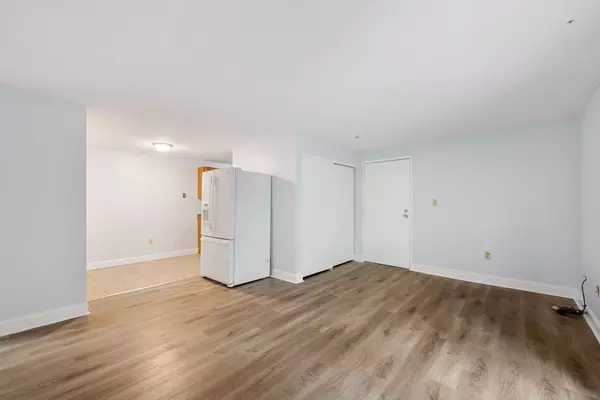 Natick, MA 02446,38 Silver Hill Ln #8