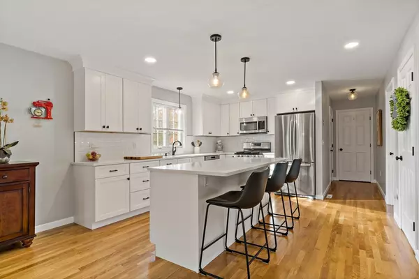 Rehoboth, MA 02769,19 Cedar St