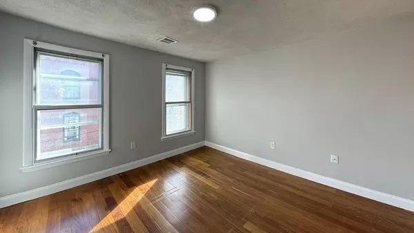 Boston, MA 02128,324 Princeton #3