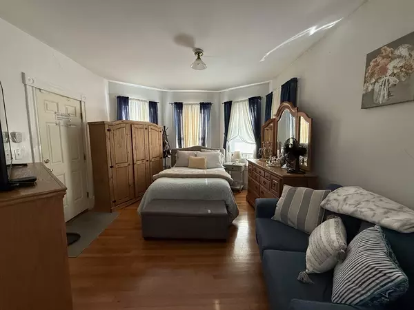 Somerville, MA 02143,10 Stone Ave