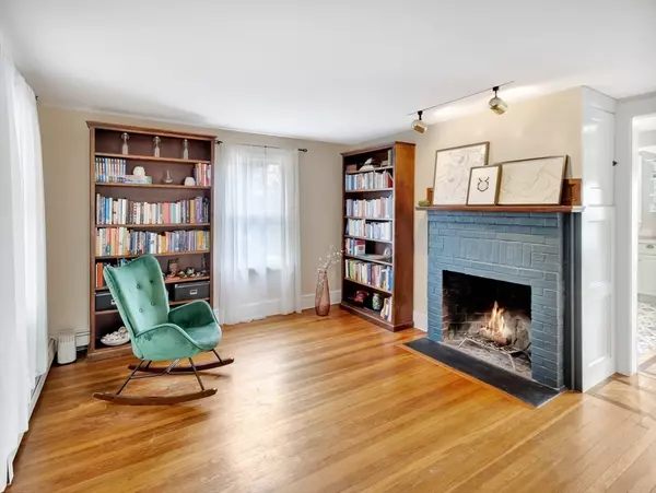 Hull, MA 02045,54 Salisbury St Waterfront