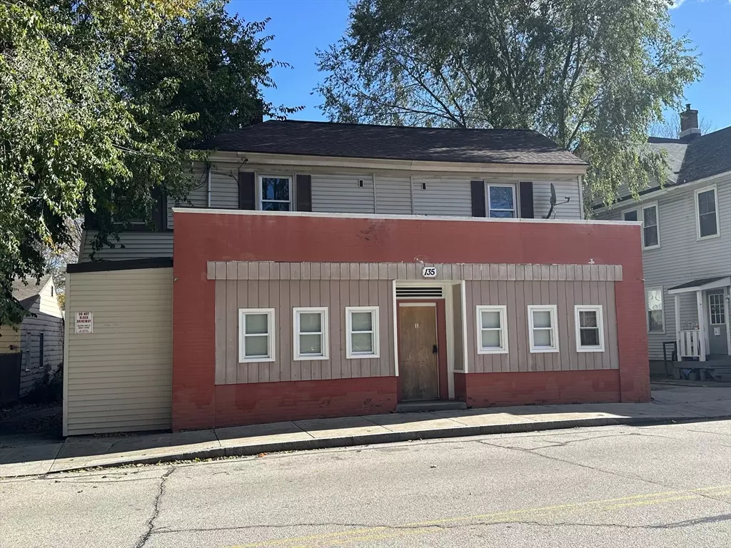 Southbridge, MA 01550,135 Elm St