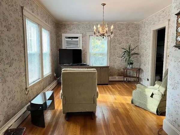 Quincy, MA 02170,11 Earle St