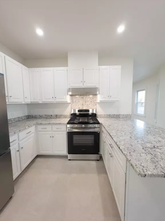 Lowell, MA 01851,242 Parker St #244