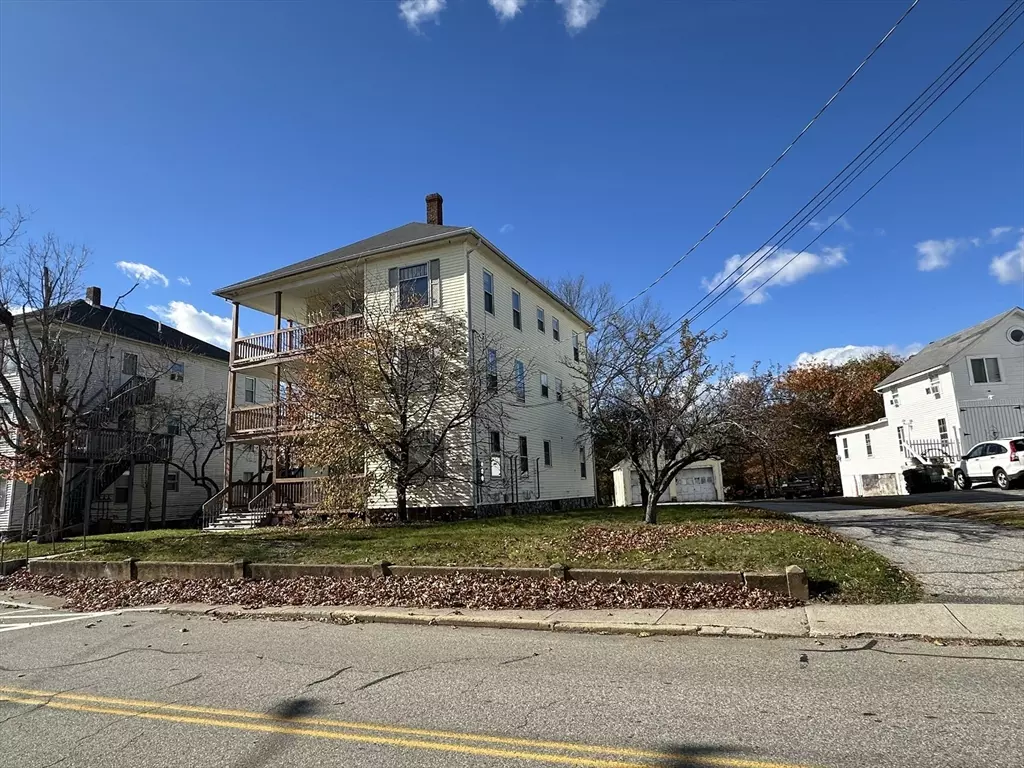 Southbridge, MA 01550,219 Charlton St