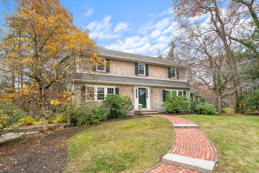 12 Olde Lantern Rd, Acton, MA 01720