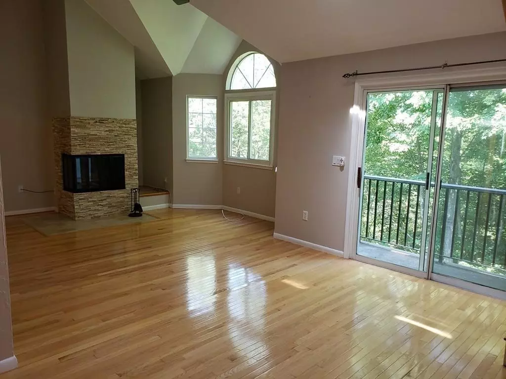 Weymouth, MA 02190,117 Tall Oak Dr #E