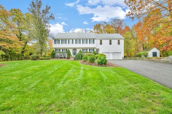 16 Overlook Rd, Stoughton, MA 02072