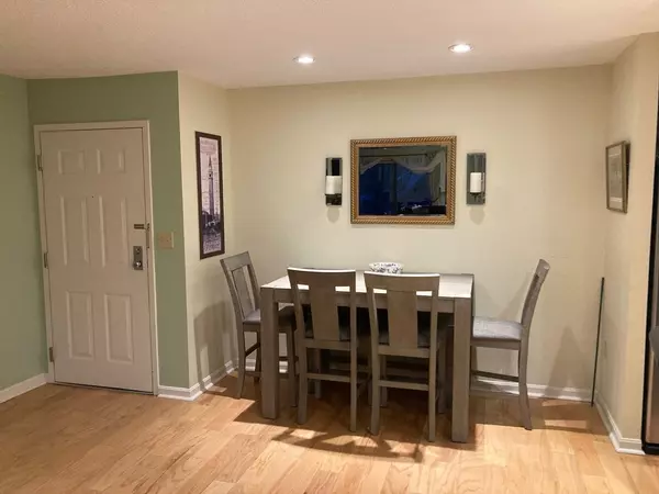 Winchester, MA 01890,666 Main St #312