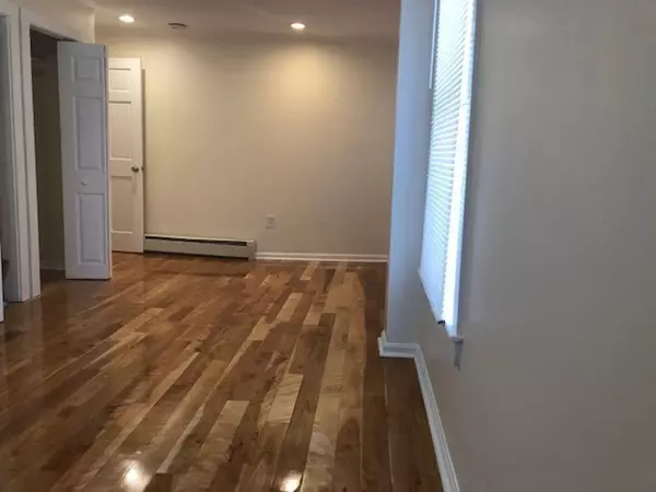 Malden, MA 02148,58-60 Brackenbury St #1