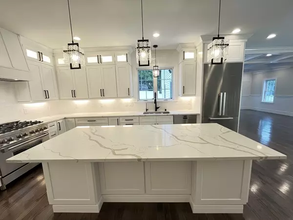 Shrewsbury, MA 01545,34 Clews St