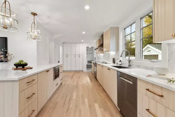 Needham, MA 02492,26 Pinewood Rd.