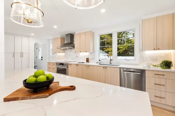 Needham, MA 02492,26 Pinewood Rd.