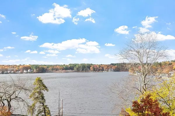 Dracut, MA 01826,32 Walnut