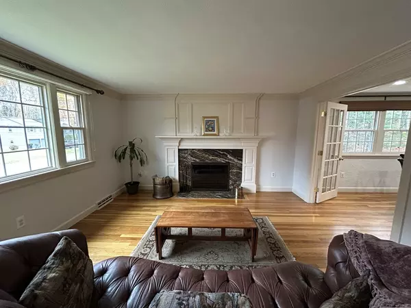 Framingham, MA 01701,21 Blackberry Lane