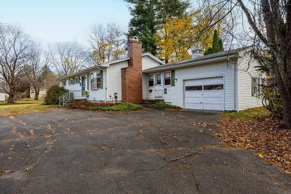 South Hadley, MA 01075,26 Summit St #26