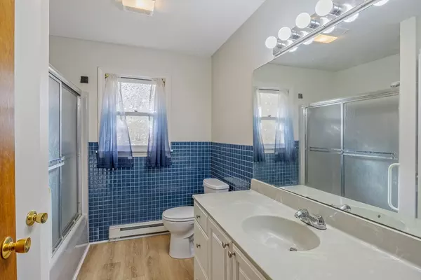 South Hadley, MA 01075,26 Summit St #26