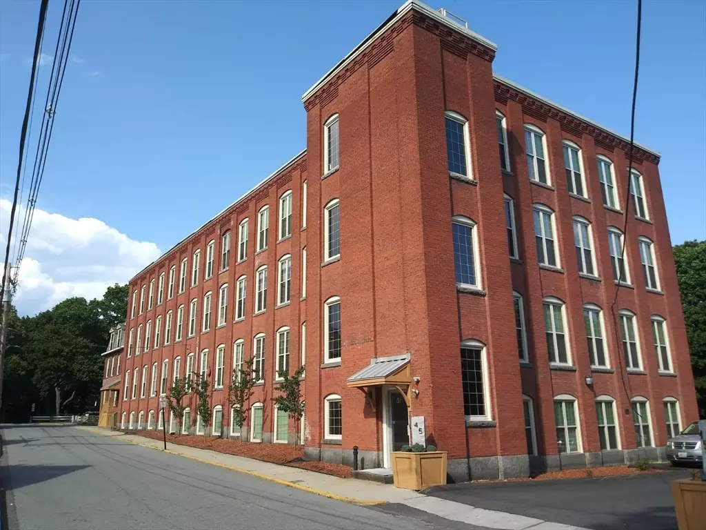 Leominster, MA 01453,45 Summer St #109