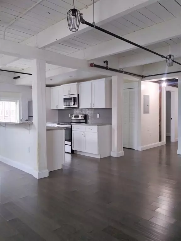 Leominster, MA 01453,45 Summer St #109