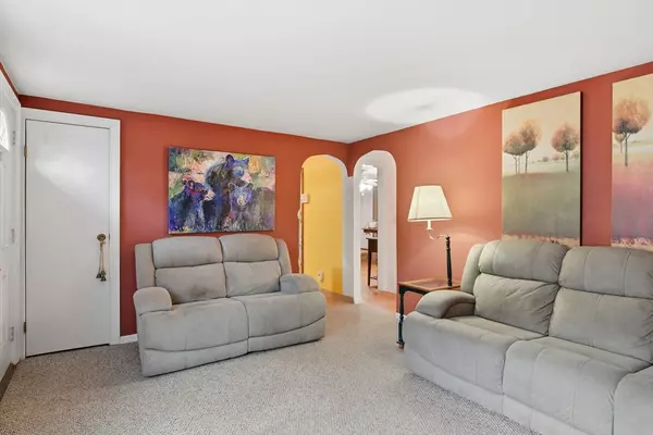 Agawam, MA 01001,51 Merrell Dr