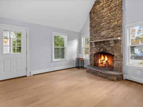 Mashpee, MA 02649,266 Algonquin Ave