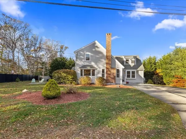 Mashpee, MA 02649,266 Algonquin Ave