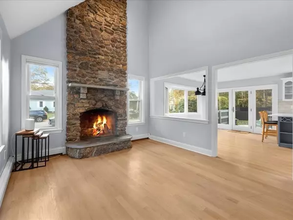 Mashpee, MA 02649,266 Algonquin Ave