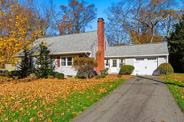 56 Hadley St, Springfield, MA 01118