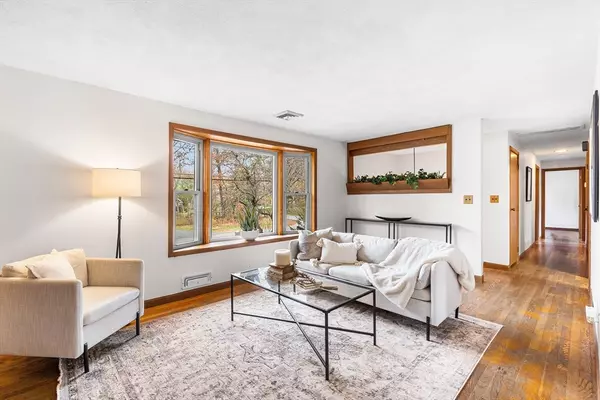 Chelmsford, MA 01824,6 Sierra Dr