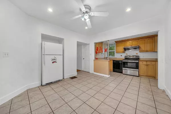 Quincy, MA 02170,323 Farrington