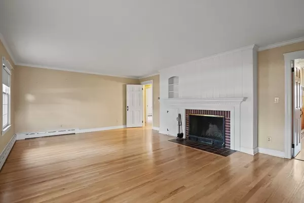 Webster, MA 01570,133 Thompson Road