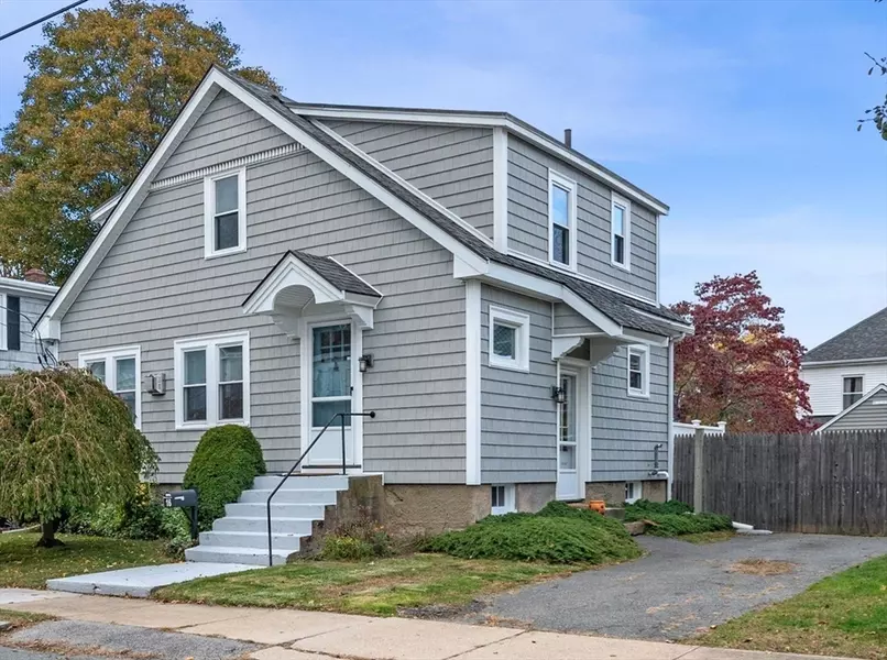 16 Lyman St, Beverly, MA 01915