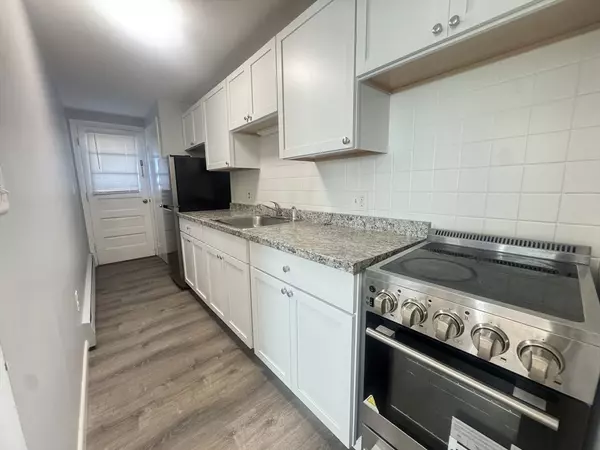 14 Curlew Rd #A, Quincy, MA 02169