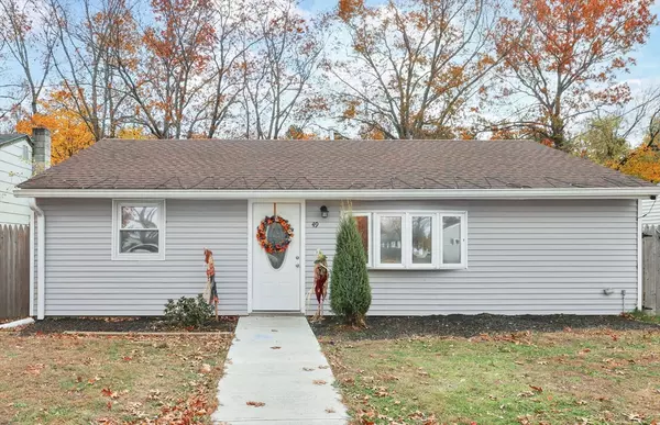 49 Mohegan Ave, Springfield, MA 01151