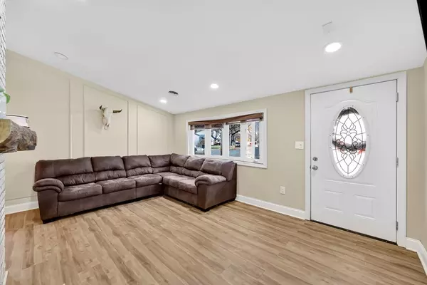 Springfield, MA 01151,49 Mohegan Ave