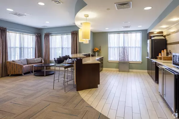 Arlington, MA 02476,30 Mill #206