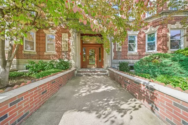 131 Park Dr #29, Boston, MA 02215