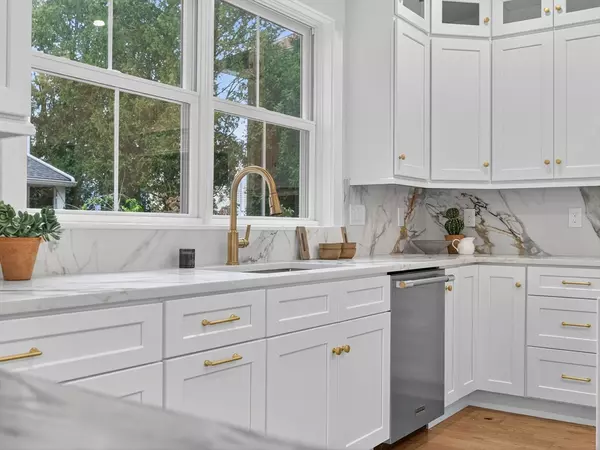 Somerville, MA 02143,31 Houghton St #A