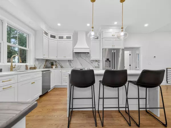 Somerville, MA 02143,31 Houghton St #A