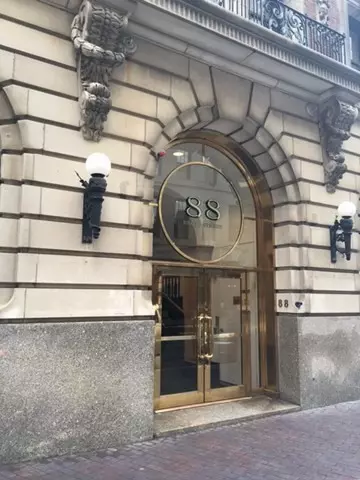 Boston, MA 02110,88 Broad St #403